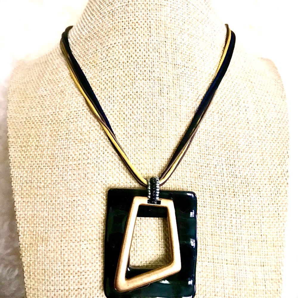 Chico’s Black Gold Tone Women’s Trapezoid Pendant Necklace Length 22”